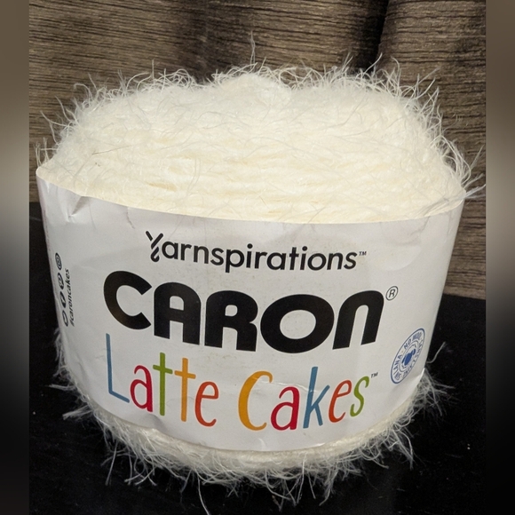 Caron Cakes Lovely Layers Latte Cake yarn Skien  8.8 oz 250g Cream - Picture 1 of 8